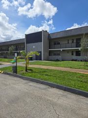 8001 FAIRVIEW Drive 104, Tamarac, FL 33321