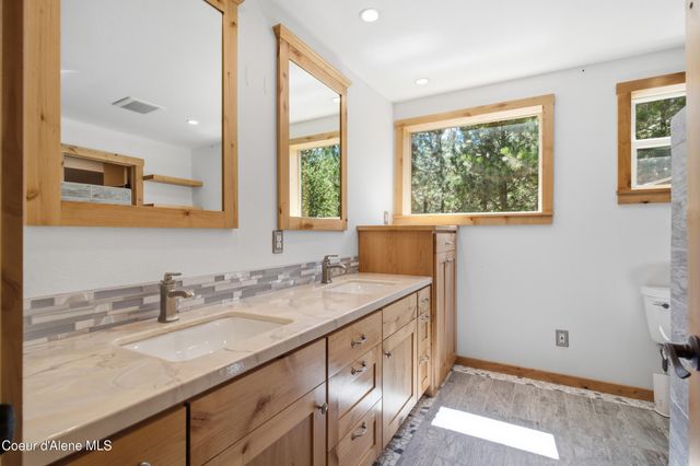 27294 N Clagstone Rd, Athol, ID 83801