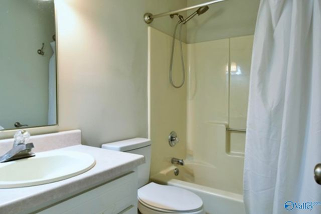 2020 Ridge Crest Drive, Guntersville, AL 35976