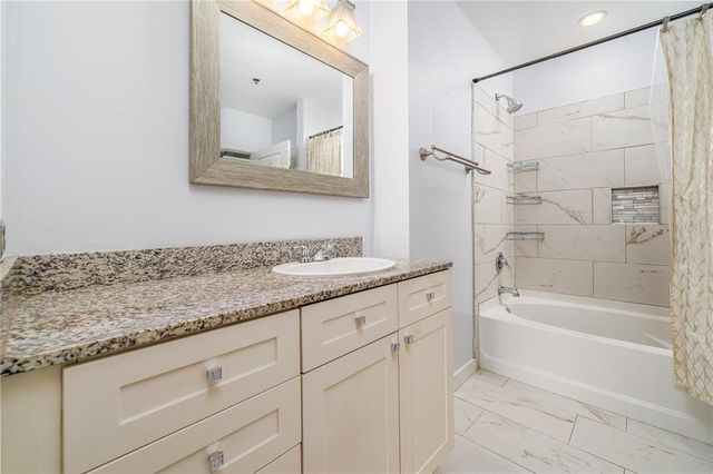 565 Peachtree NE Street 1207, Atlanta, GA 30308