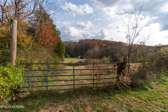 1055 Hines Valley Rd, Lenoir City, TN 37771