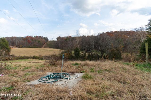 1055 Hines Valley Rd, Lenoir City, TN 37771