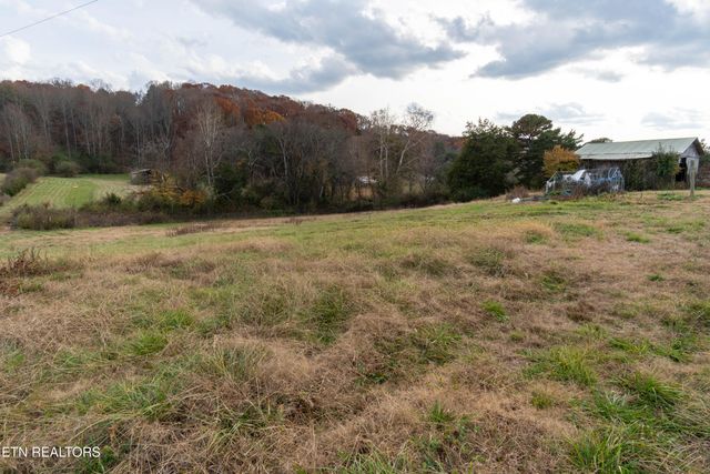 1055 Hines Valley Rd, Lenoir City, TN 37771