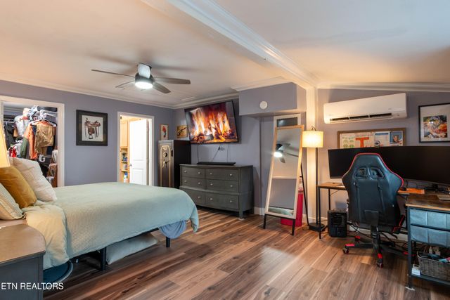 1055 Hines Valley Rd, Lenoir City, TN 37771