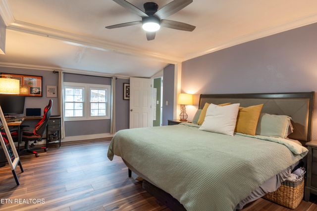 1055 Hines Valley Rd, Lenoir City, TN 37771