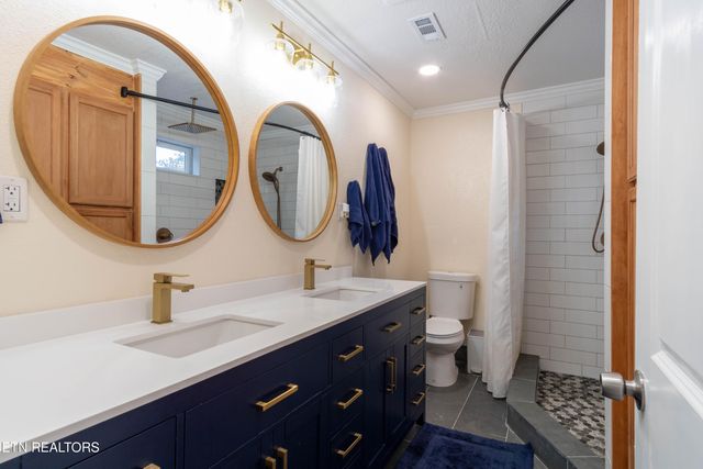 1055 Hines Valley Rd, Lenoir City, TN 37771