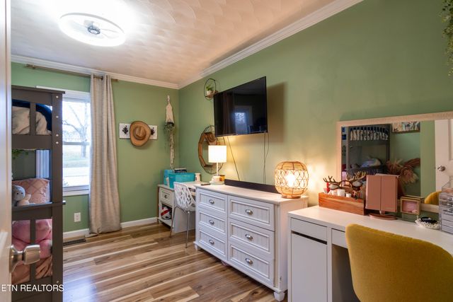 1055 Hines Valley Rd, Lenoir City, TN 37771