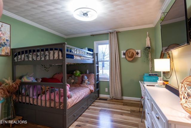 1055 Hines Valley Rd, Lenoir City, TN 37771