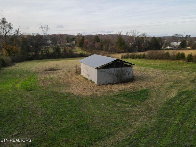 1055 Hines Valley Rd, Lenoir City, TN 37771