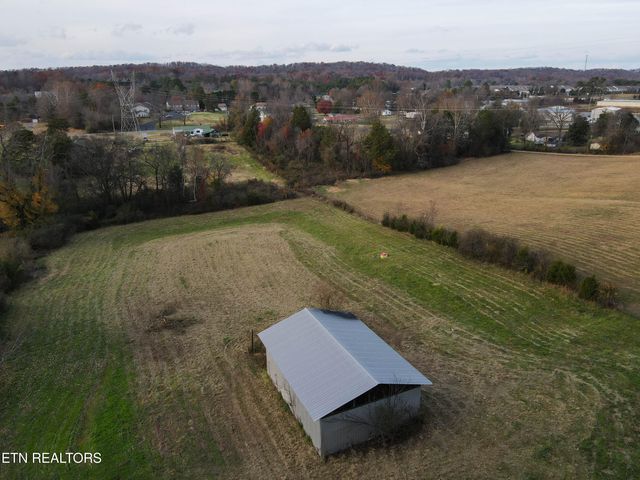 1055 Hines Valley Rd, Lenoir City, TN 37771