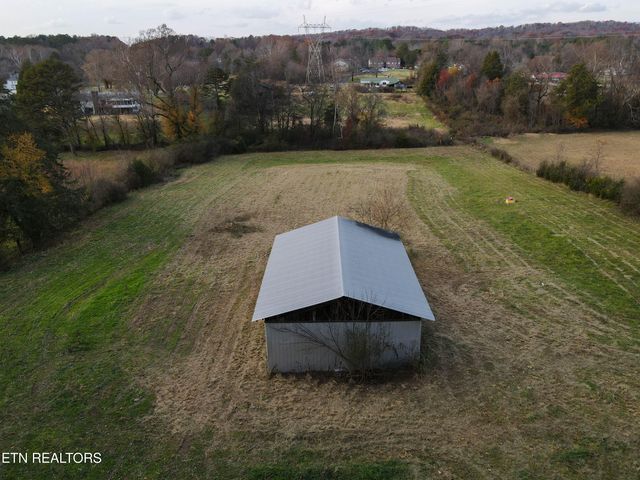 1055 Hines Valley Rd, Lenoir City, TN 37771