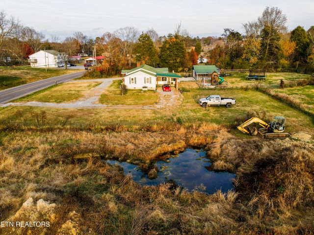 1055 Hines Valley Rd, Lenoir City, TN 37771