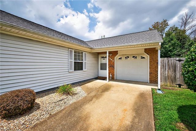 1049 Tall Oak DR, Virginia Beach, VA 23462