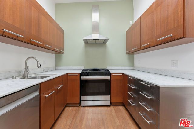 422 James Street, Los Angeles, CA 90065