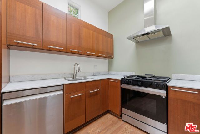 422 James Street, Los Angeles, CA 90065