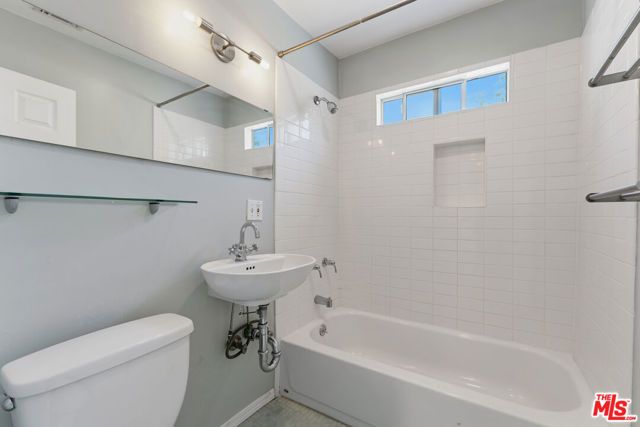 422 James Street, Los Angeles, CA 90065