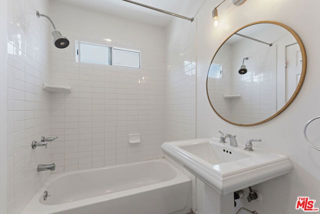 422 James Street, Los Angeles, CA 90065