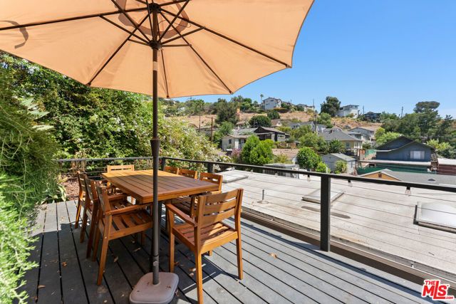 422 James Street, Los Angeles, CA 90065