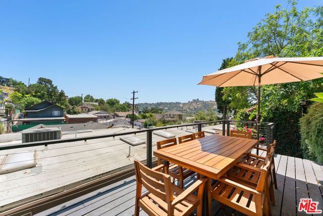 422 James Street, Los Angeles, CA 90065