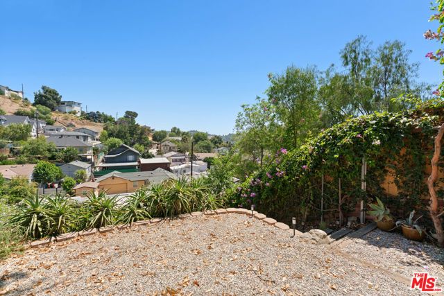 422 James Street, Los Angeles, CA 90065
