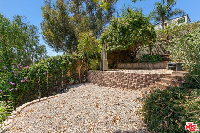 422 James Street, Los Angeles, CA 90065