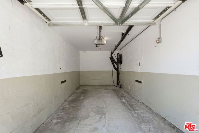 422 James Street, Los Angeles, CA 90065
