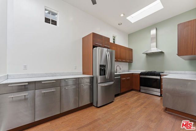 422 James Street, Los Angeles, CA 90065