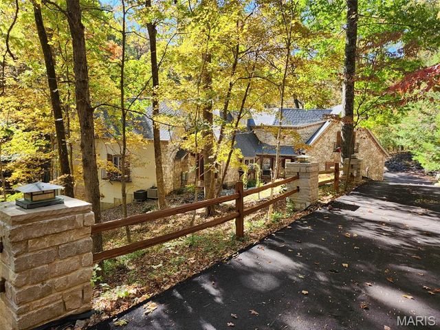 832 Stone Bridge Springs Drive, Wildwood, MO 63005