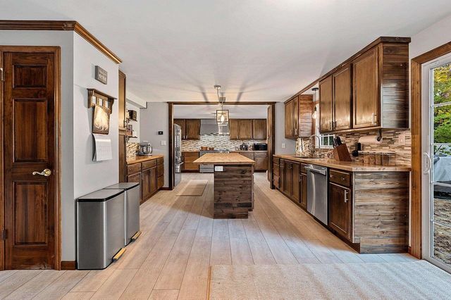 404 STONEHEDGE ROAD, Green Bay, WI 54302