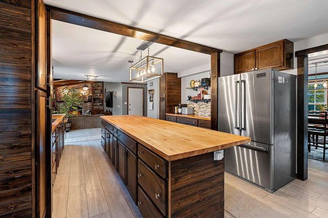 404 STONEHEDGE ROAD, Green Bay, WI 54302