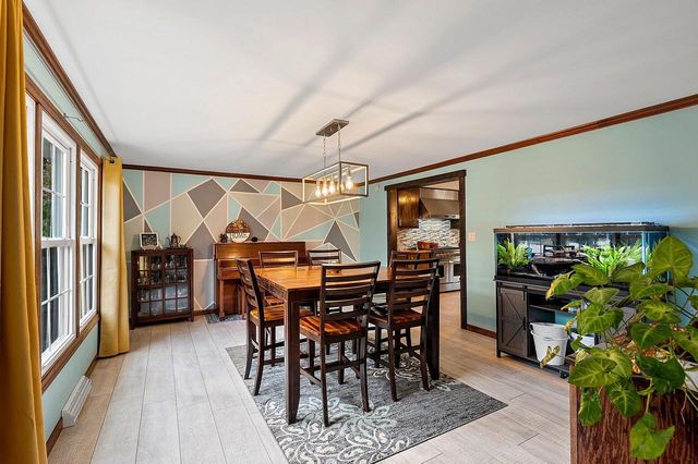 404 STONEHEDGE ROAD, Green Bay, WI 54302