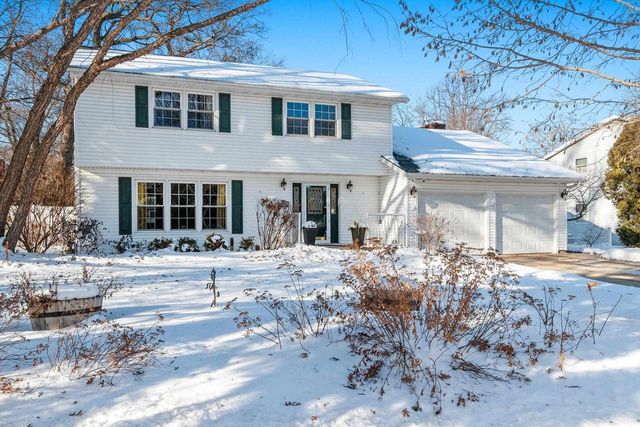 404 STONEHEDGE ROAD, Green Bay, WI 54302