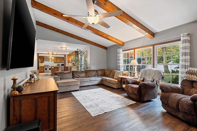 404 STONEHEDGE ROAD, Green Bay, WI 54302