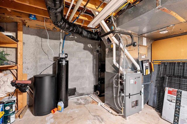 404 STONEHEDGE ROAD, Green Bay, WI 54302