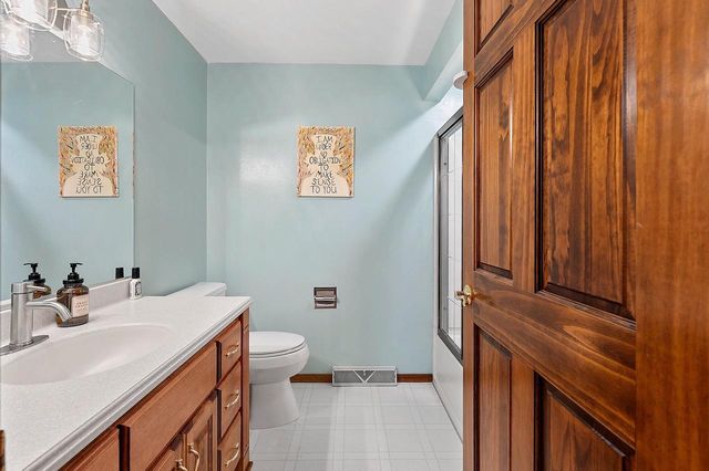 404 STONEHEDGE ROAD, Green Bay, WI 54302