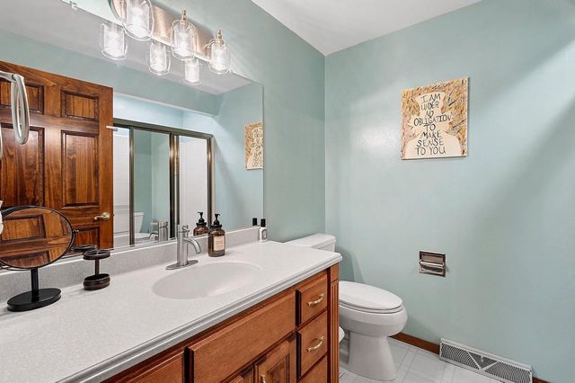 404 STONEHEDGE ROAD, Green Bay, WI 54302