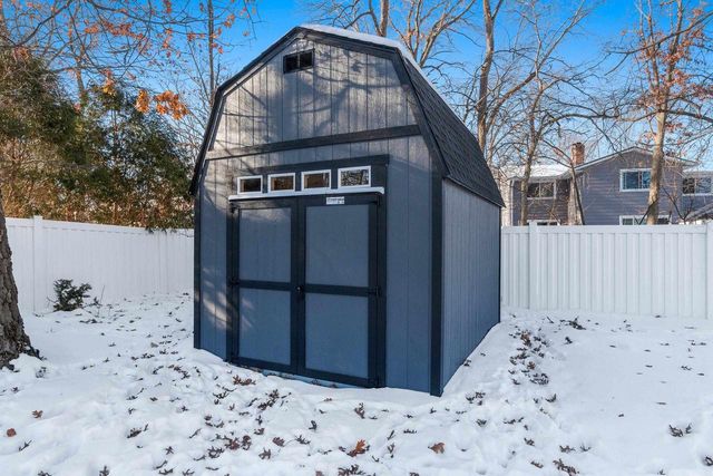 404 STONEHEDGE ROAD, Green Bay, WI 54302