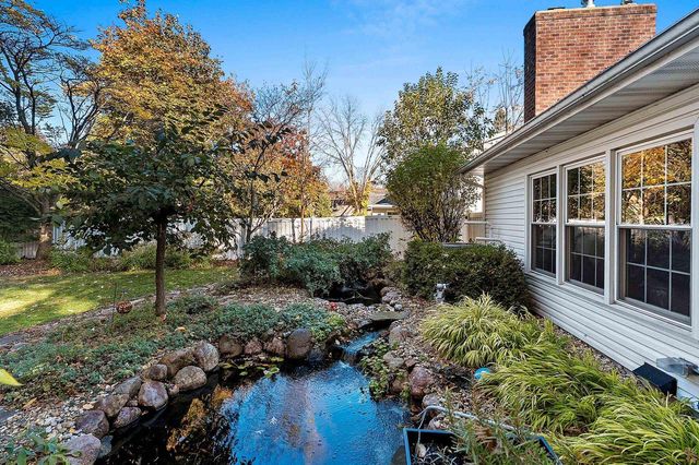 404 STONEHEDGE ROAD, Green Bay, WI 54302