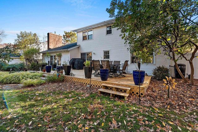 404 STONEHEDGE ROAD, Green Bay, WI 54302