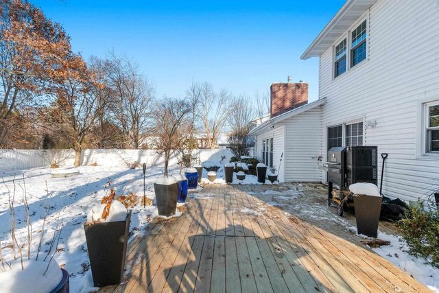 404 STONEHEDGE ROAD, Green Bay, WI 54302