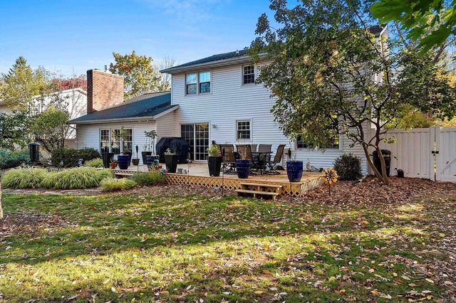 404 STONEHEDGE ROAD, Green Bay, WI 54302