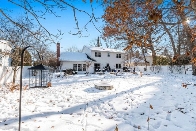 404 STONEHEDGE ROAD, Green Bay, WI 54302