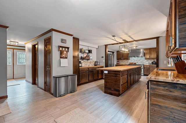 404 STONEHEDGE ROAD, Green Bay, WI 54302