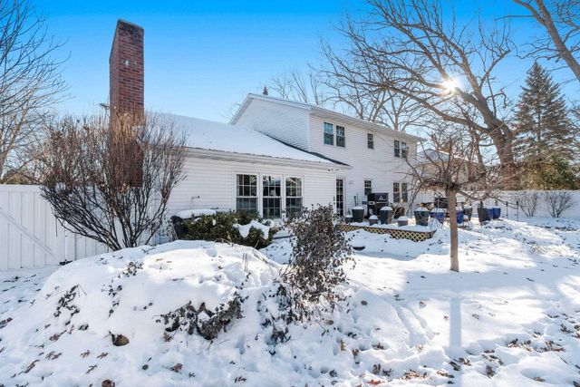 404 STONEHEDGE ROAD, Green Bay, WI 54302