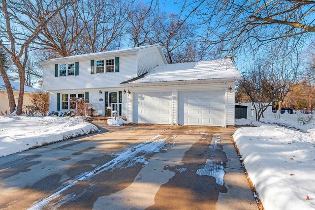 404 STONEHEDGE ROAD, Green Bay, WI 54302