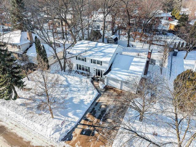 404 STONEHEDGE ROAD, Green Bay, WI 54302