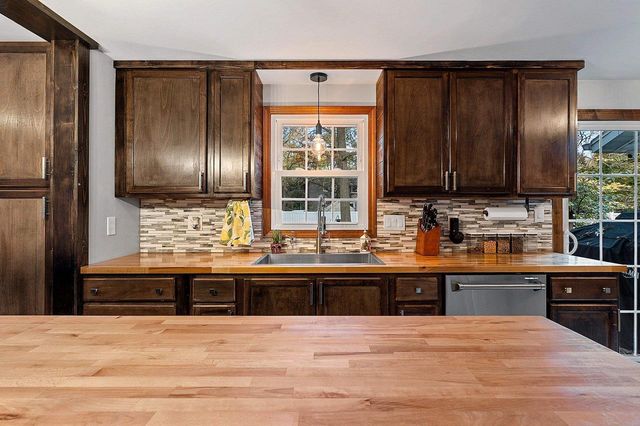 404 STONEHEDGE ROAD, Green Bay, WI 54302