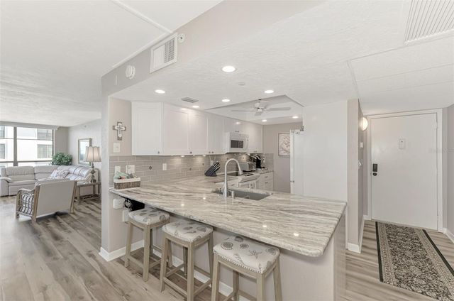 631 ALHAMBRA ROAD 1004, Venice, FL 34285