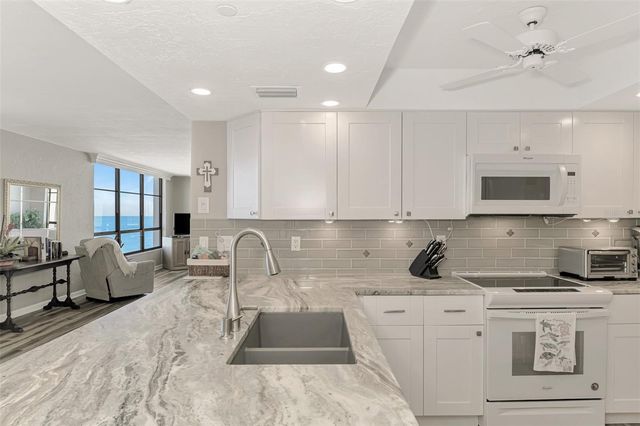 631 ALHAMBRA ROAD 1004, Venice, FL 34285