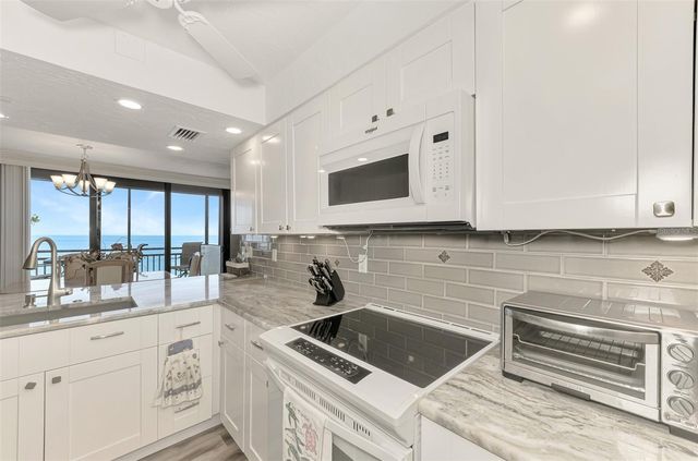 631 ALHAMBRA ROAD 1004, Venice, FL 34285